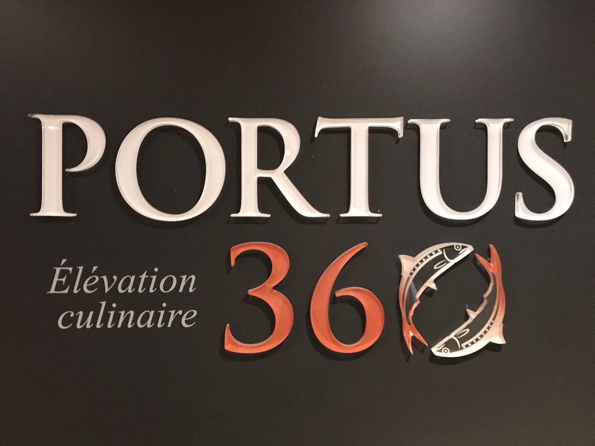 Genorocity's tweet photo. #Restaurants #Montreal, #Portus360 the #skyline  while restaurant is turning! #Portuguese #Food at its Best! https://t.co/MCXh5Xno1Q
