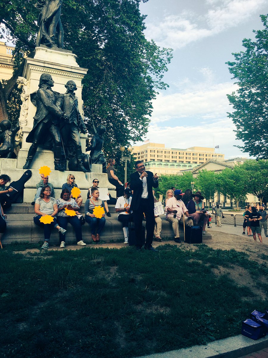 NatlHCHCouncil's tweet photo. "We know that homelessness kills people, and housing ends homelessness!" @KevinLindamood, #HCH2017 Rally #HousingIsHealthCare https://t.co/eSCcy7R7DL