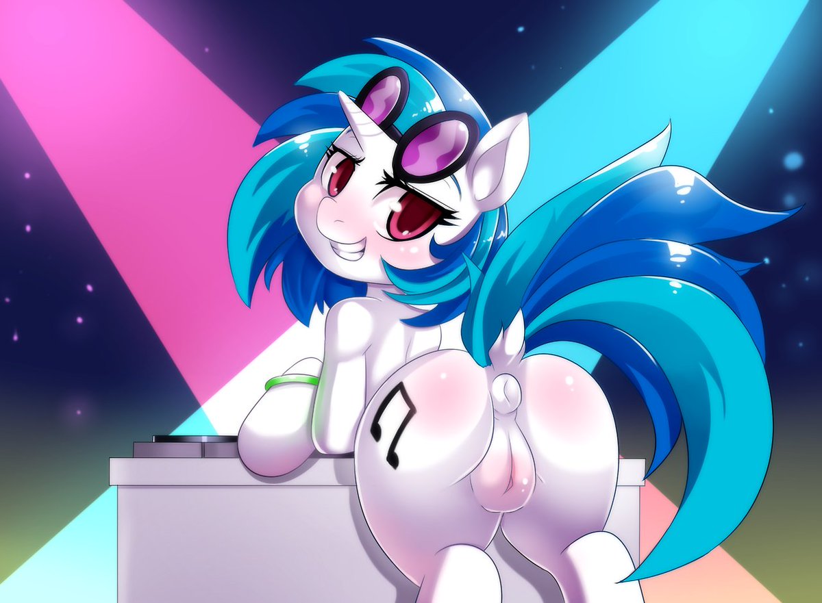 Some more vinyl scratch pics for all 2 of you. 