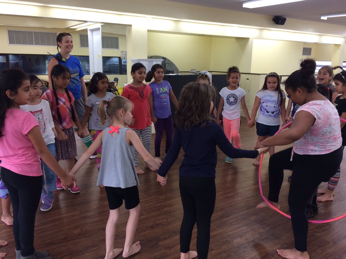 debrogers37's tweet image. #hoolahoopchallenge @AdventureValley #bestfieldtrip