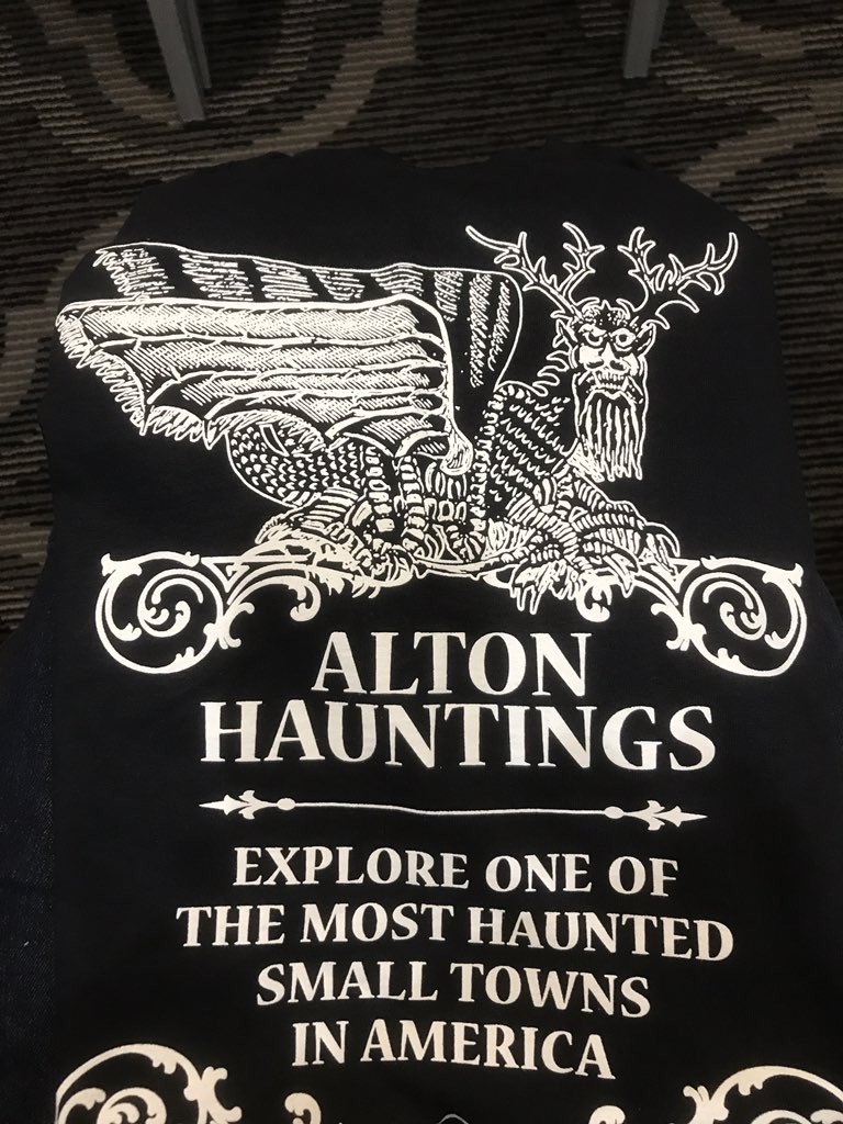 MRoseCallahan's tweet photo. Ok. So this isn't the Haunted America 2017 Conference t-shirt, but it was too cool to pass up. #hauntedamerica2017 https://t.co/KJekwhfoLX
