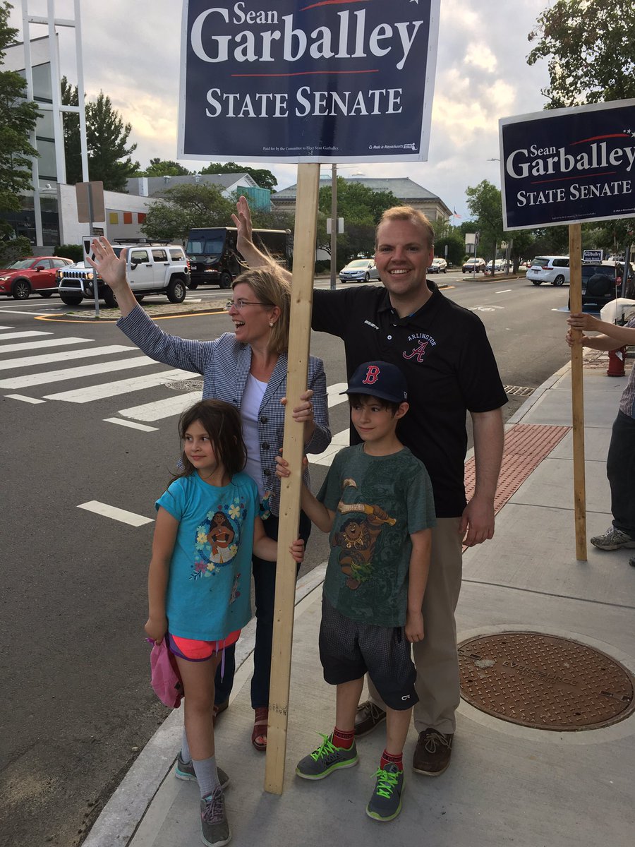 MarjorieDecker's tweet photo. Great evening to be out in #Arlington supporting my colleague and friend @garballeysenate #mapoli https://t.co/gETsI04wgL
