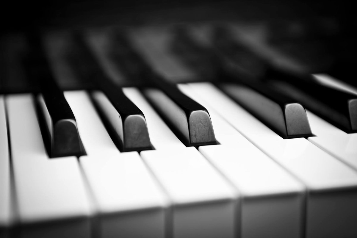 Another Friday means another great night of music by one of our great local pianist and vocalist, Mark Mcmillen from 6-9pm today to enjoy!