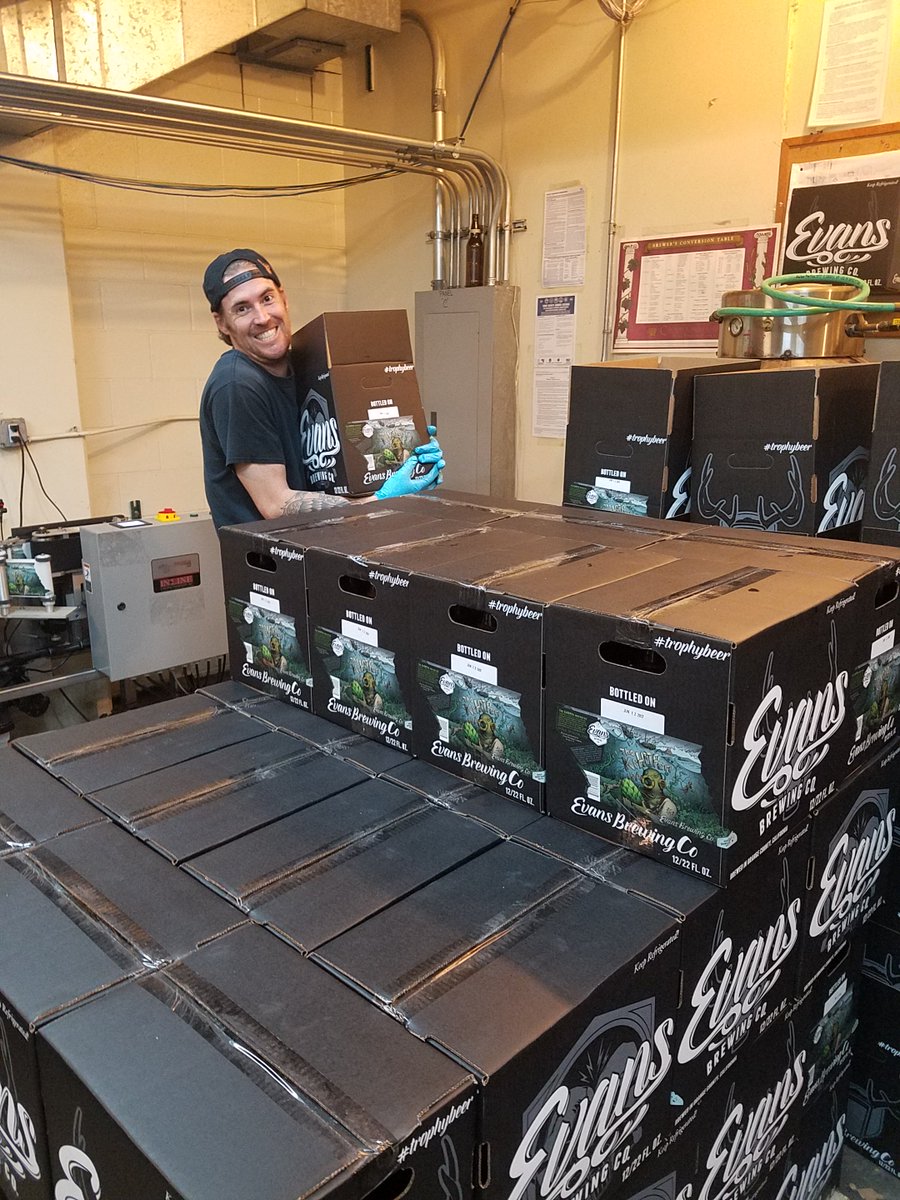 evansbrewco's tweet photo. Loading up for the #weekend!  Guess where we are headed?  #evansbrewing https://t.co/kCNElqe4iK