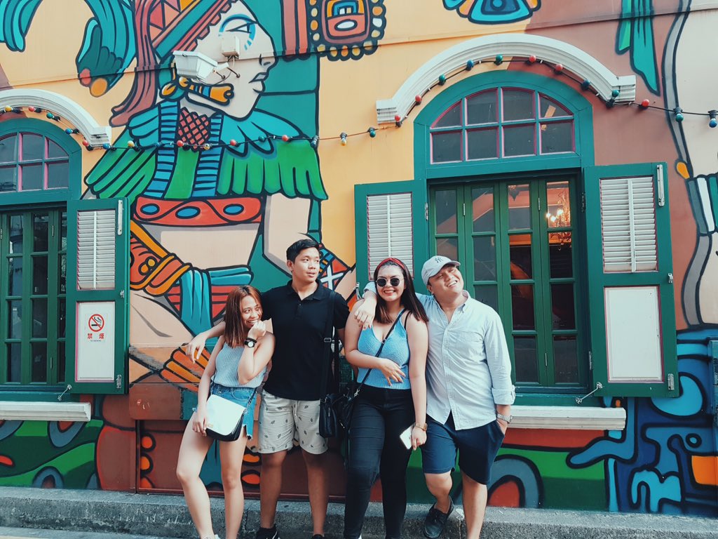 RhianDee's tweet photo. #Singafour ✨ https://t.co/yDOSj0aKzA