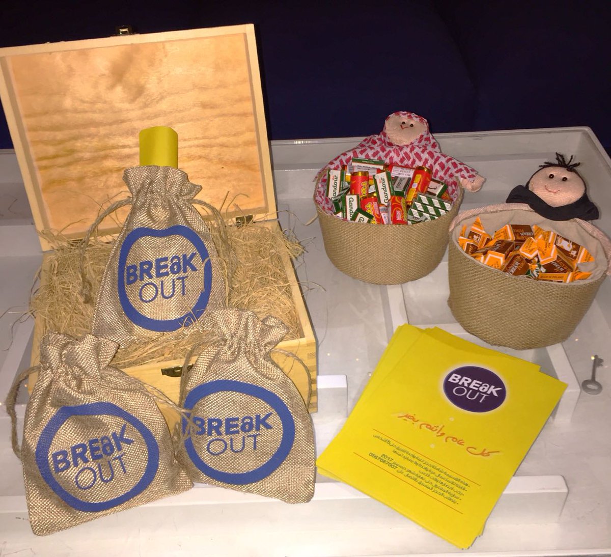 BreakoutKSA's tweet photo. حنا معكم بكل المناسبات زي ما عودناكم🎊
اتصل واحجز لعبة للي تحبه وعطها ياها عيدية
ولانه عيد فالسعر اكيد اقل من الحجز العادي😉 
#عيدية_بريك_اوت https://t.co/TjuSVrjMJE