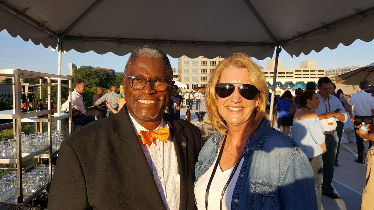 Hanging with Kansas City mayor Sly James. KC supports its startup ecosystem w/great economic results! <a href="/kc_cio/">Cio Kc</a> <a href="/lennycurry/">Lenny Curry</a> <a href="/Champions_Netwk/">ChampionsNetwork</a>