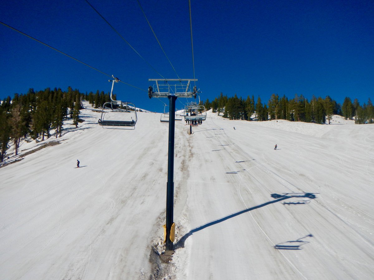 TMESQ's tweet photo. Snow conditions at base of @MammothMountain this morning - #Chair2 #StumpAlley #MainLodge - #skis #snowboards #trademarks on the snow. https://t.co/9GJ6NL2fSH