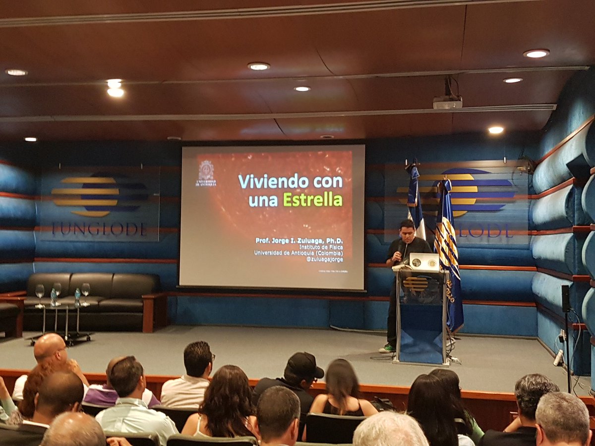 Inicia la Conf. "Viviendo con una estrella", con Jorge Iván Zuluaga Callejas, doctor en Física de la Universidad de Antioquia, Medellín