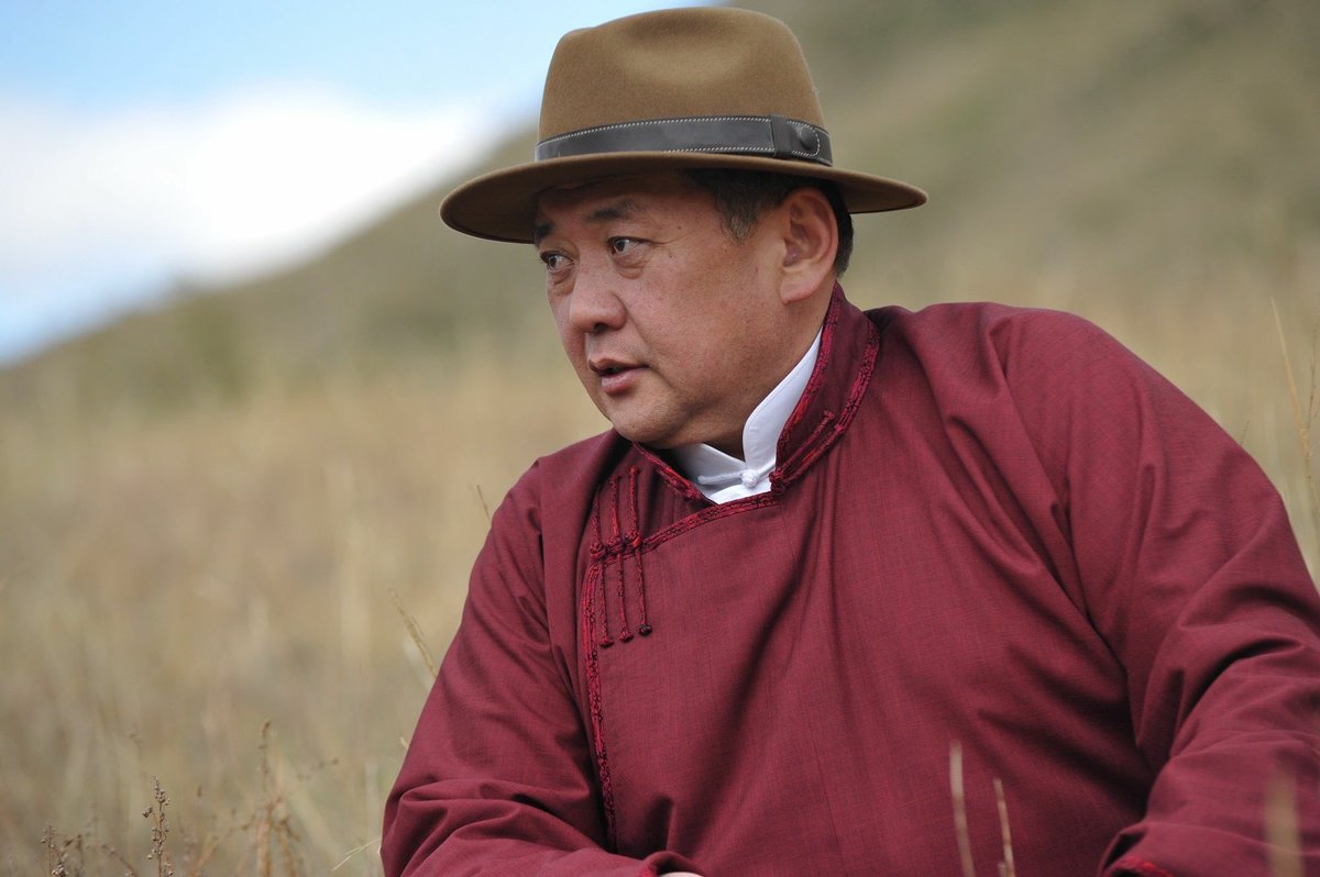 Гүтгэлэг доромжлол хавтгай үерлэхийг бид харлаа. Дахин ийм сонгууль битгий болоосой. 
Монгол төрийн босог өндөр, нэр цэвэр байг.

М.ЭНХБОЛД