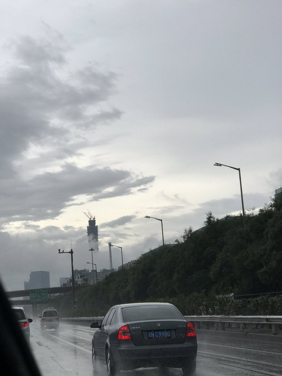 yuwangdushi's tweet photo. 中国尊 #China https://t.co/2lPns9vVP7