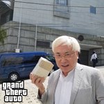 本物札束ってのはこうだ!高須院長が札束を持つ写真がまるでグラセフのワンシーンw