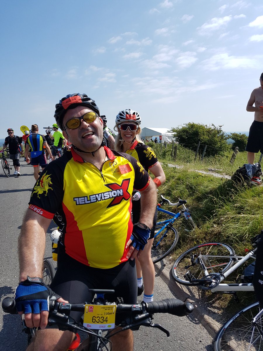 pornpedallers's tweet photo. Bitchling conquered #DitchlingBeacon #insidethepornpeloton #L2B2017 @divaliciousuk @Joybearbaby https://t.co/TNxms6Iddb