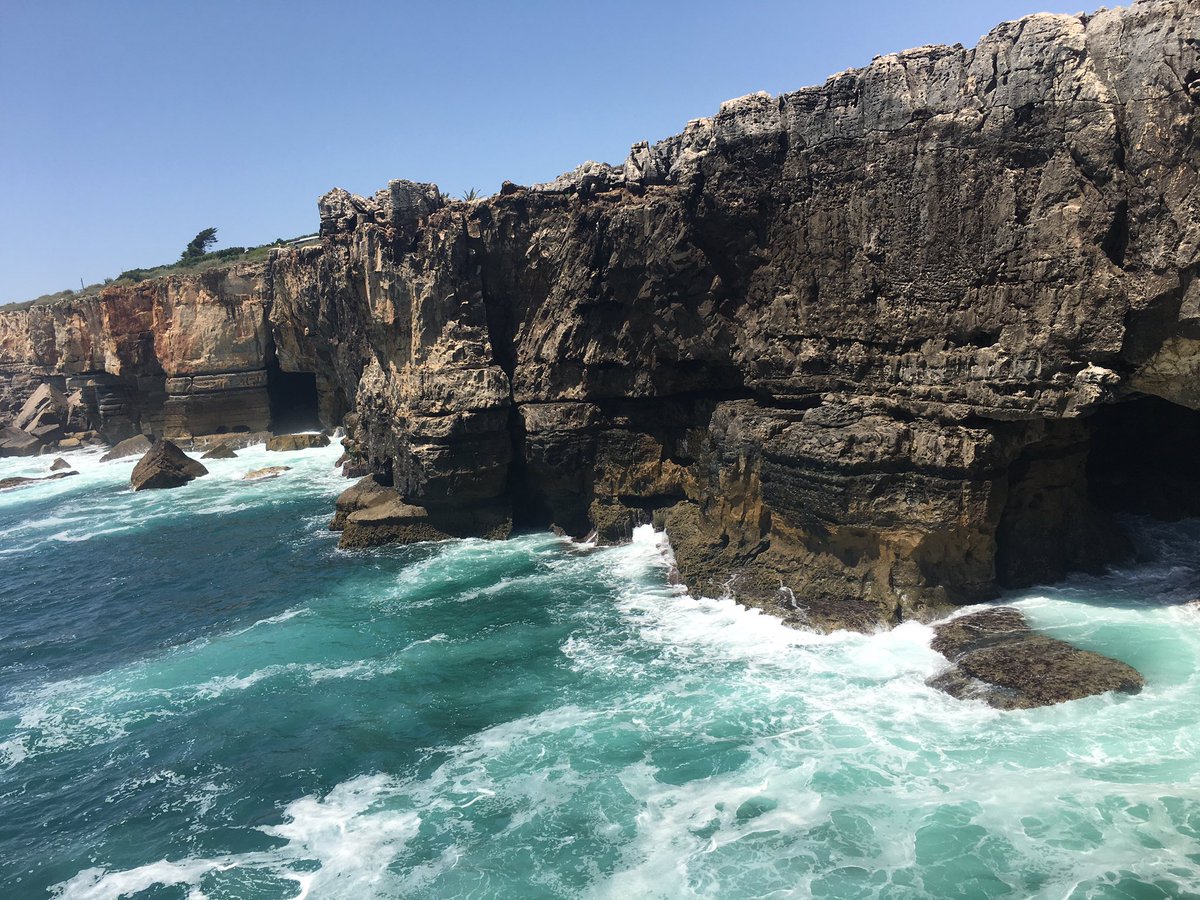 lili_viajera's tweet photo. Lisboa Boca del diablo Cascais #eurotrip2017 #xelmundo #viajando #europa #conociendo https://t.co/npvFIu4eRq