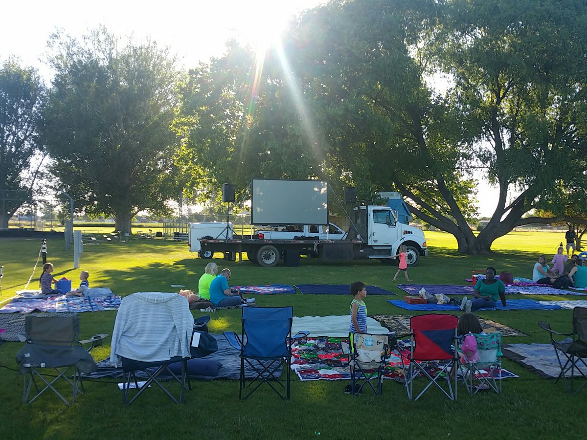 It's almost "hug time!" #movieinthepark  Come see #Trolls at #LoyBlakePark. Starts at dusk!