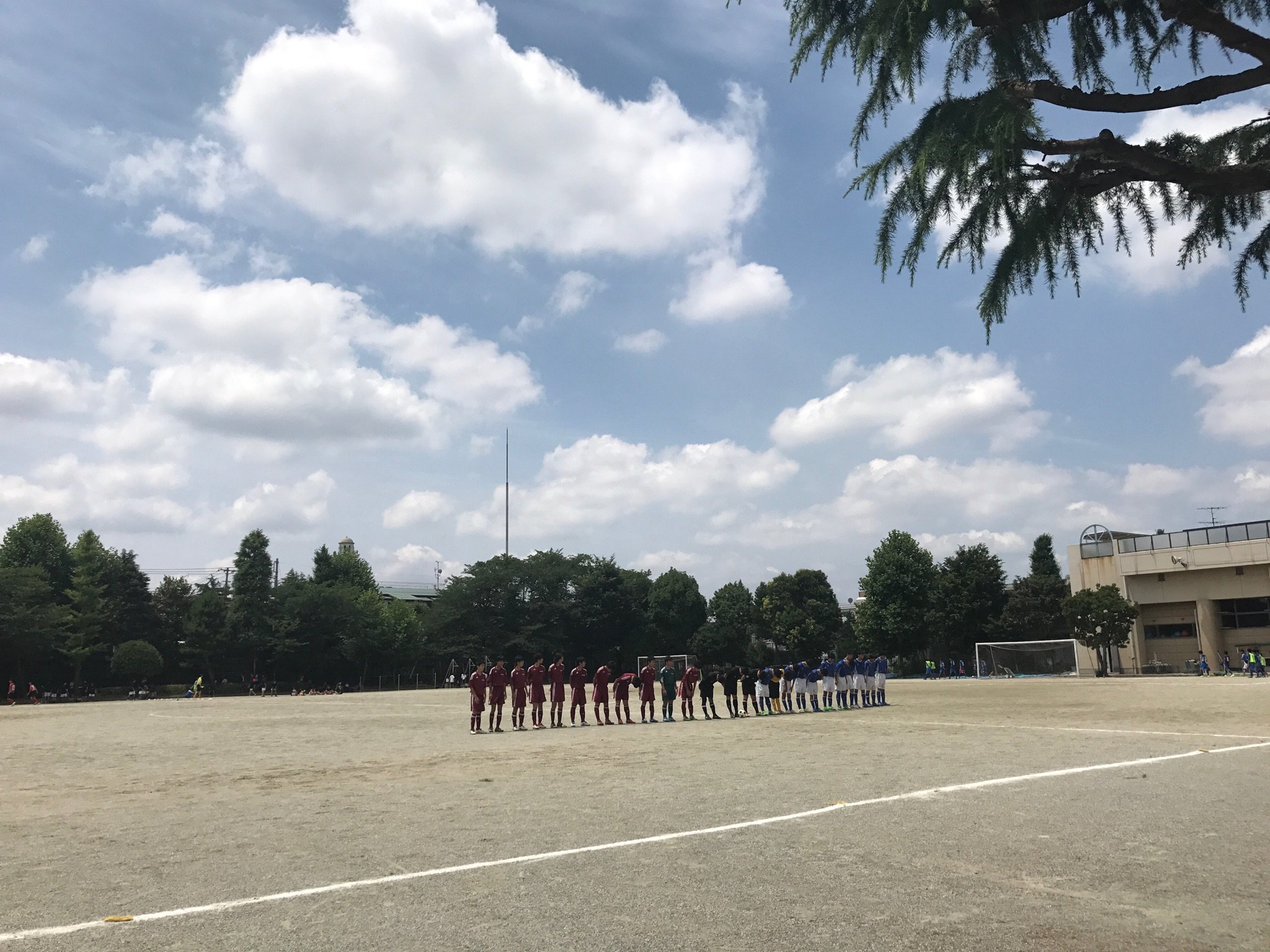 ム ト ウ さ ん Twitter પર 練馬区中学校夏季総合体育大会 兼都中学校サッカー選手権第3支部練馬区 予選 7位決定戦 早稲田大学高等学院中等部 エンジ Vs練馬区立開進第一中 青 中村中学校グラウンド
