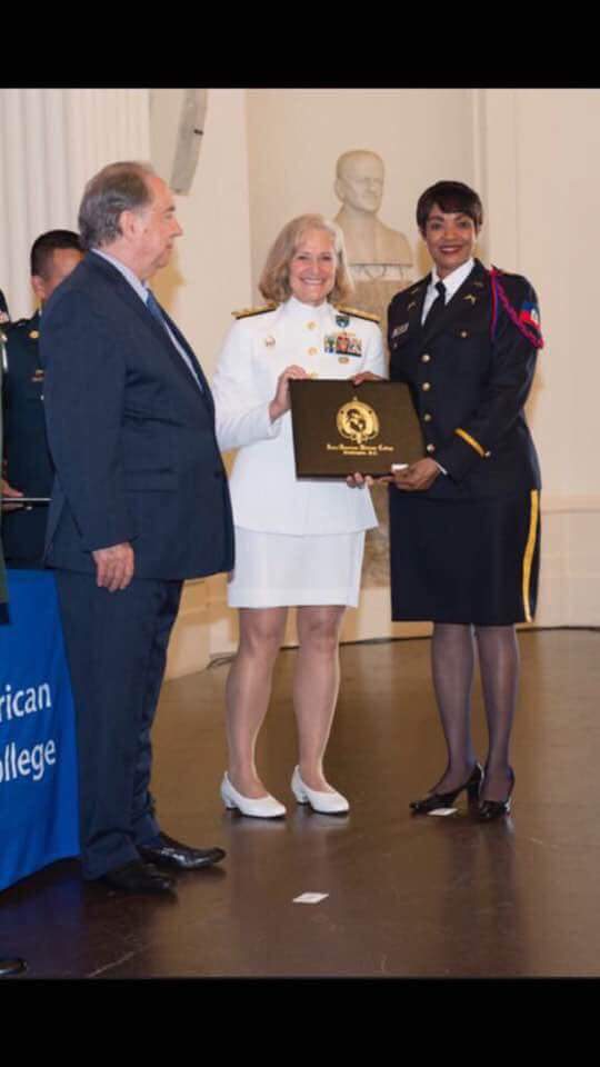 🎉🏅La <a href="/DG_PNH/">DG PNH</a> adresse ses félicitations au CD Lerebours, CM G. Désiré et M.J. Bateau gradués en Défense et Sécurité au #IADC à #Washington.👏