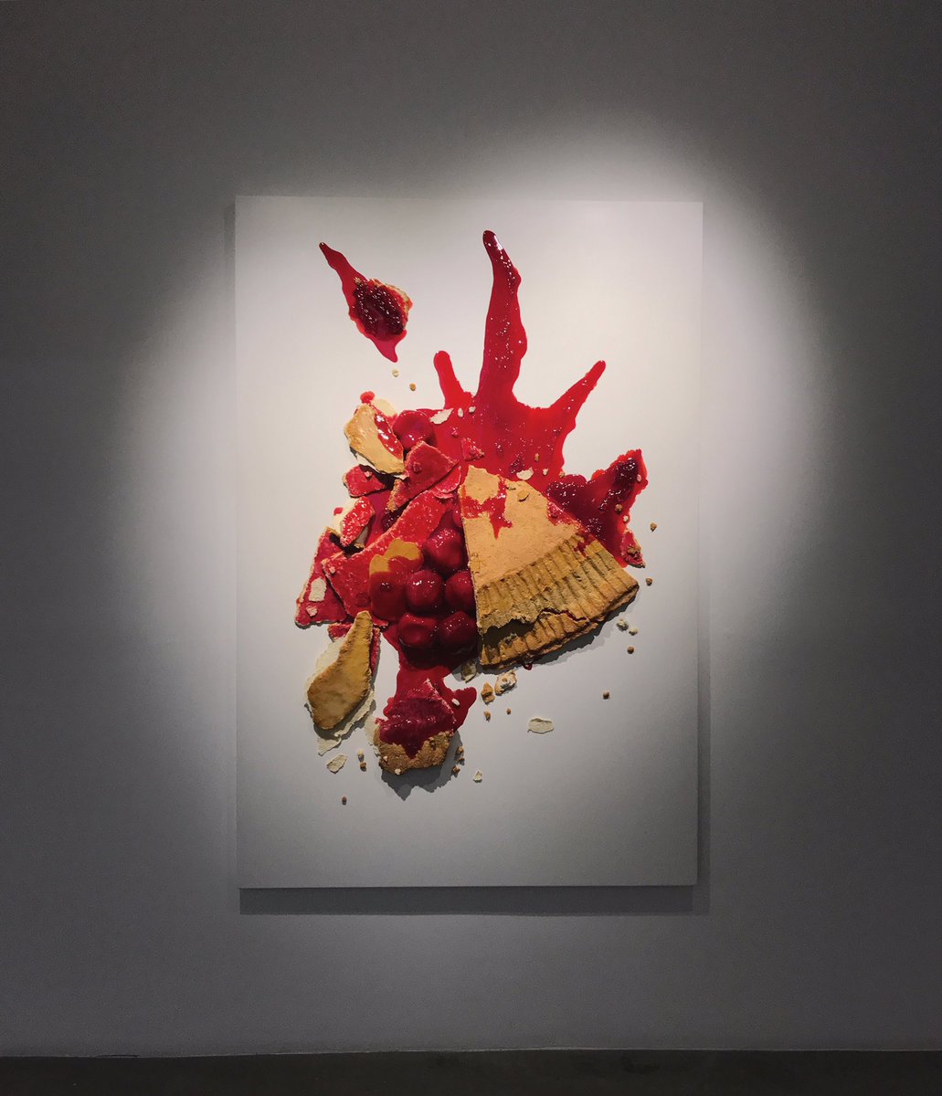 TheMilky_'s tweet image. Monumental-sized realistic sculptures in @UNIXGallery by #Peteranton🙌🏻🍭🍬🍰😻#unixgallery#sugatarium#art#chelsea#nyc#cherrypie#chocolate#