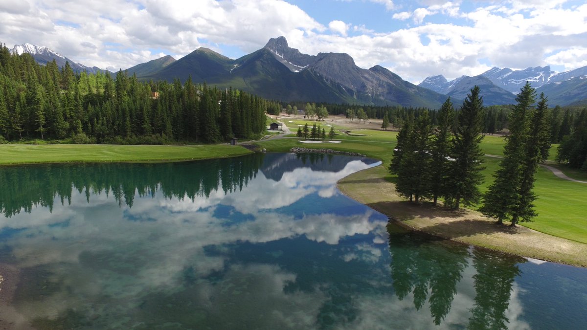 KananaskisGolf's tweet photo. Pretty sweet place we get to call home!  Took this photo today with permit from Alberta Parks.  #playthek #restorethevision https://t.co/2hMPQ1VWTf