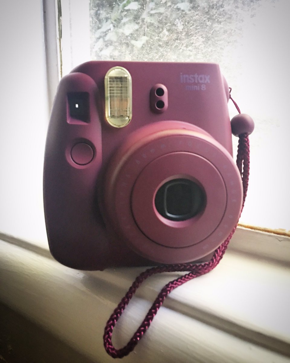 alexhannant88's tweet photo. Meet Eve. 😍 #instax8 https://t.co/oJLPiVC9Vt
