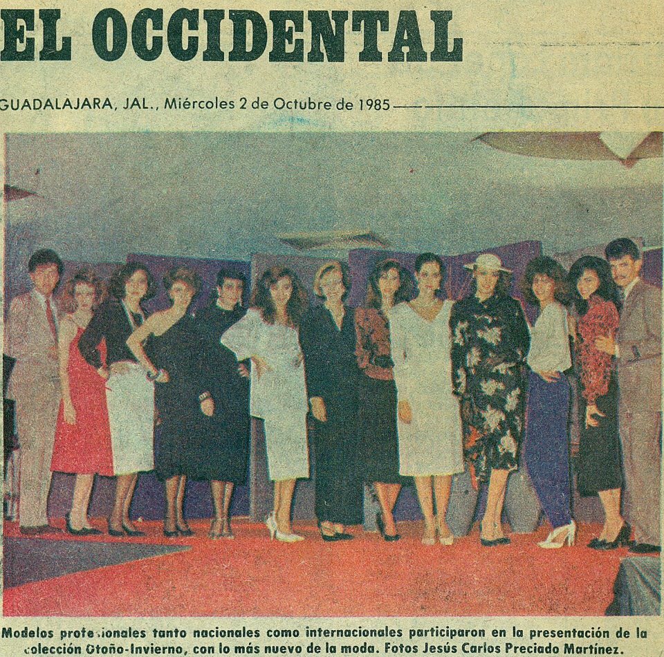 ahtziricardenas's tweet image. Sí, hace muuuchos años. ¡Saquen cuentas! 🙈🙈 Era la época en que estudiaba la preparatoria y modelaba al mismo tiempo. Qué tiempos #TimeBack