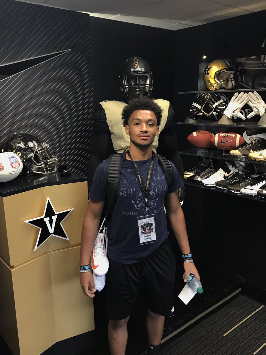 DjFlatOut's tweet photo. I'M FULLY COMMITTED‼️#ANCHORDOWN⚓️ @BallCoach34 @WBVikings https://t.co/6gyr0dxoG9