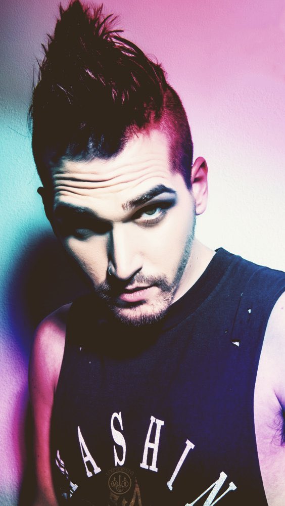 httpmichaelway's tweet image. New Mikey Way RP! 
•Gay
•18-25 (depends on verse)
•Switch
•SV
•DM for plots
•Personality depends on plot 
•RT?