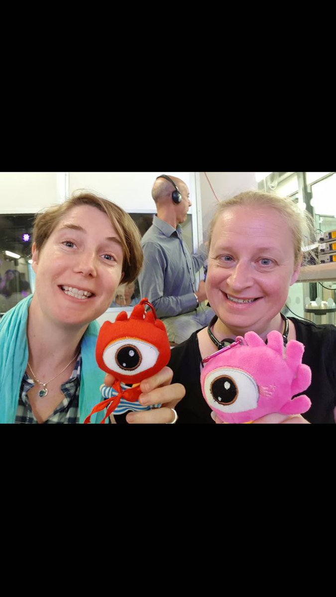 timworkroom's tweet photo. Sina Weibo never dies. Kezia won an EYE in a conference bold by Sina in London. First quarter MAU 350m, increasing 36%. Keep playing! https://t.co/zFdXx2m8ew
