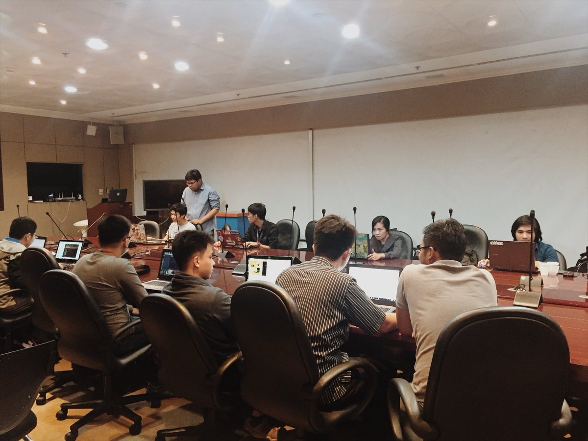 IGDA_MNL's tweet photo. #HTML5CodeCamp with #DevConPh happening right now with Nicco from @secret6inc! https://t.co/DG2VMrM0nJ
