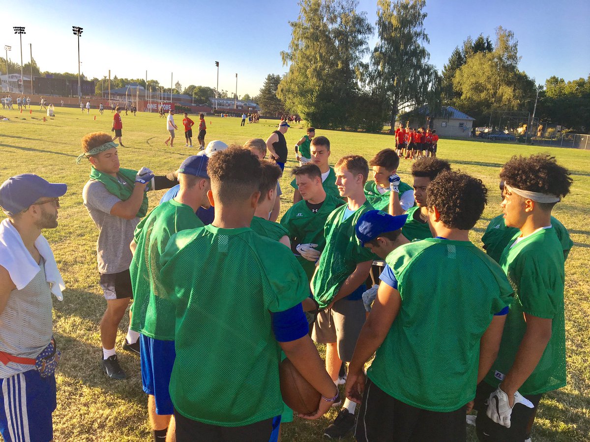 MVHSFootballTTT's tweet image. 7 on 7 Champs @Linfield_CatsFB Camp. 15 teams battled but your ⚡️ was 2 fast, 2 furious. #🚗 #🔥 #PWalk #🥇