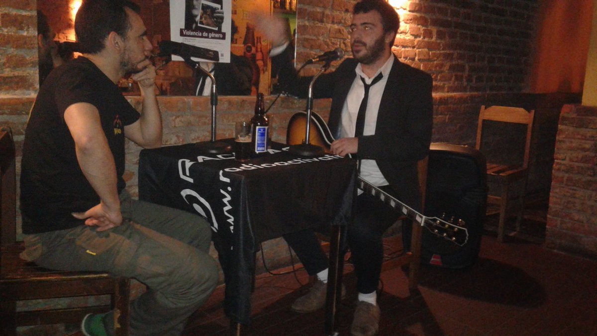 Gran noche con @santipignatta  en <a href="/BarCantores/">Cantores En El Bar</a>