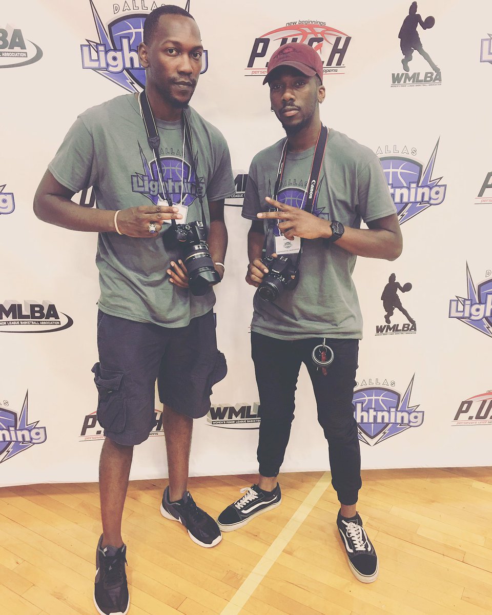 blkseasonn's tweet photo. @filmsbydorjaba an @kidd_blk with the cam moves❄️ ... good work @DallasLightnin1 with the blowout over the @HoustonGalaxy 🤙🏾🏀 https://t.co/SqqAidoSal