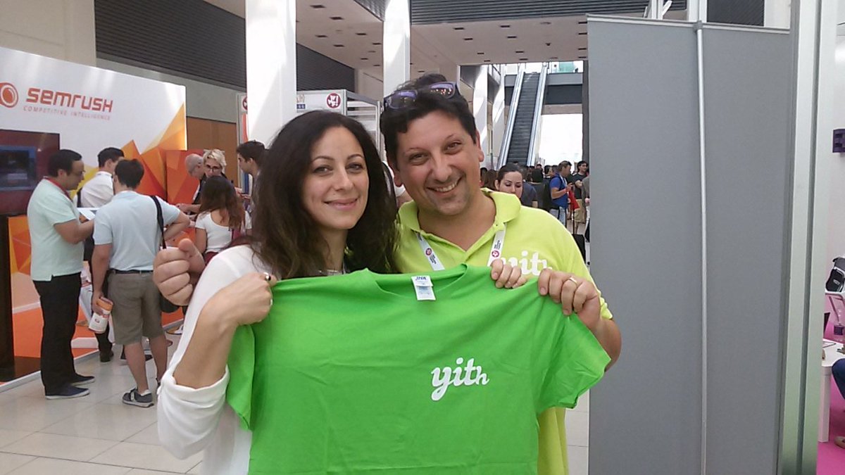 YITHEMES's tweet photo. They say that those of YITH have nice t-shirts :) #wmf17 https://t.co/aShI8aNgDC