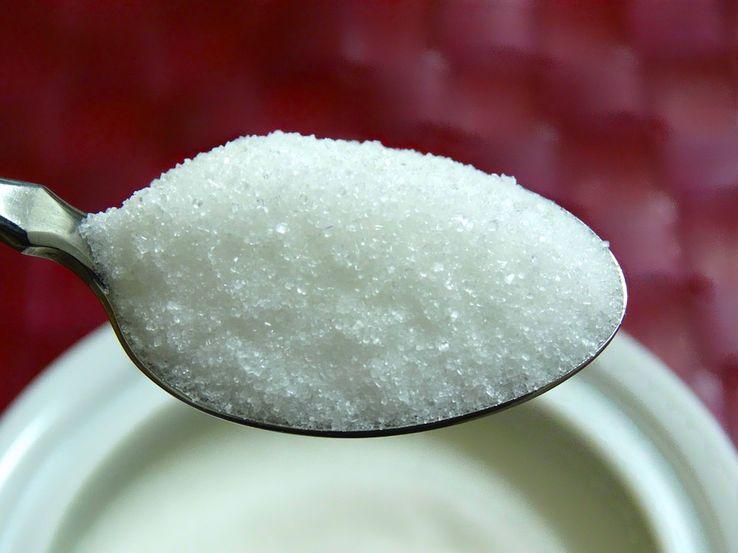 franceculture's tweet photo. C'est une substance addictogène, consommée à raison de 4x la dose recommandée quotidienne : le sucre. #science https://t.co/lBTeCUh6AK https://t.co/vmTMzgMz6C
