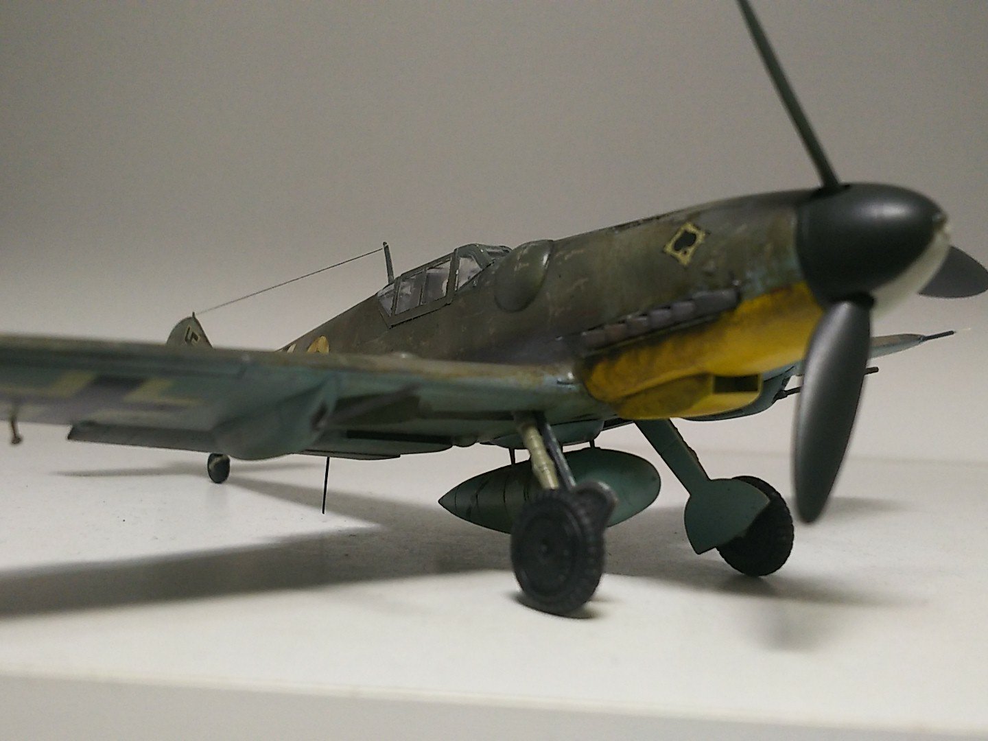 空探 フジミ 1 48 Bf 109g 6 Torp Jg53 Tropical Pik As In Sicily 完成しました なかなかカッチョいいメッサーに仕上がってくれました 機体に描かれたイラストがお洒落 プラモデル ヨンパチ飛行機同盟 T Co Wlbnuqtk0k Twitter