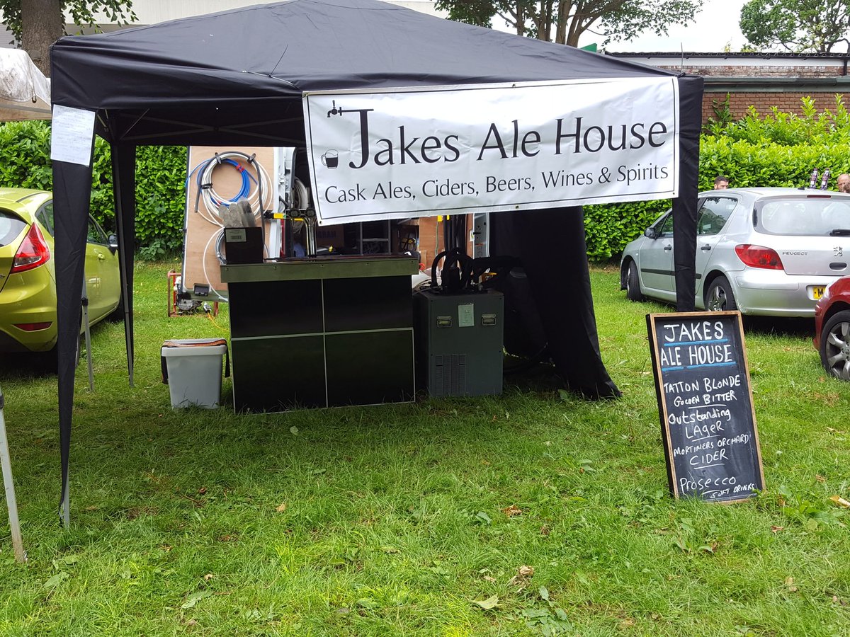 Romiley fun day in the park, have a pint in the sun 🌞 or take shelter in the beer tent !🌧