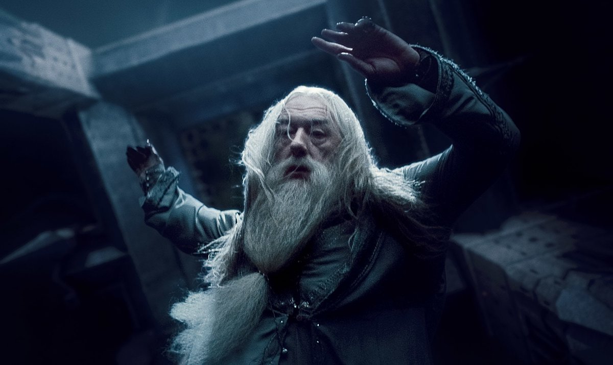 PotterWorldUK's tweet image. On this day in 1997, Albus Dumbledore died. Raise your wands for a great wizard. #RIPDumbledore