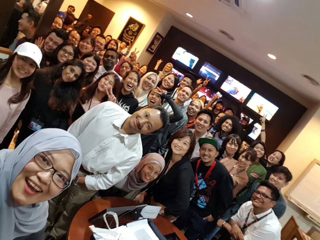 russell_mark's tweet image. Selamat Hari Raya semua!! #studio8 #mediaprima #primeworks #TV3