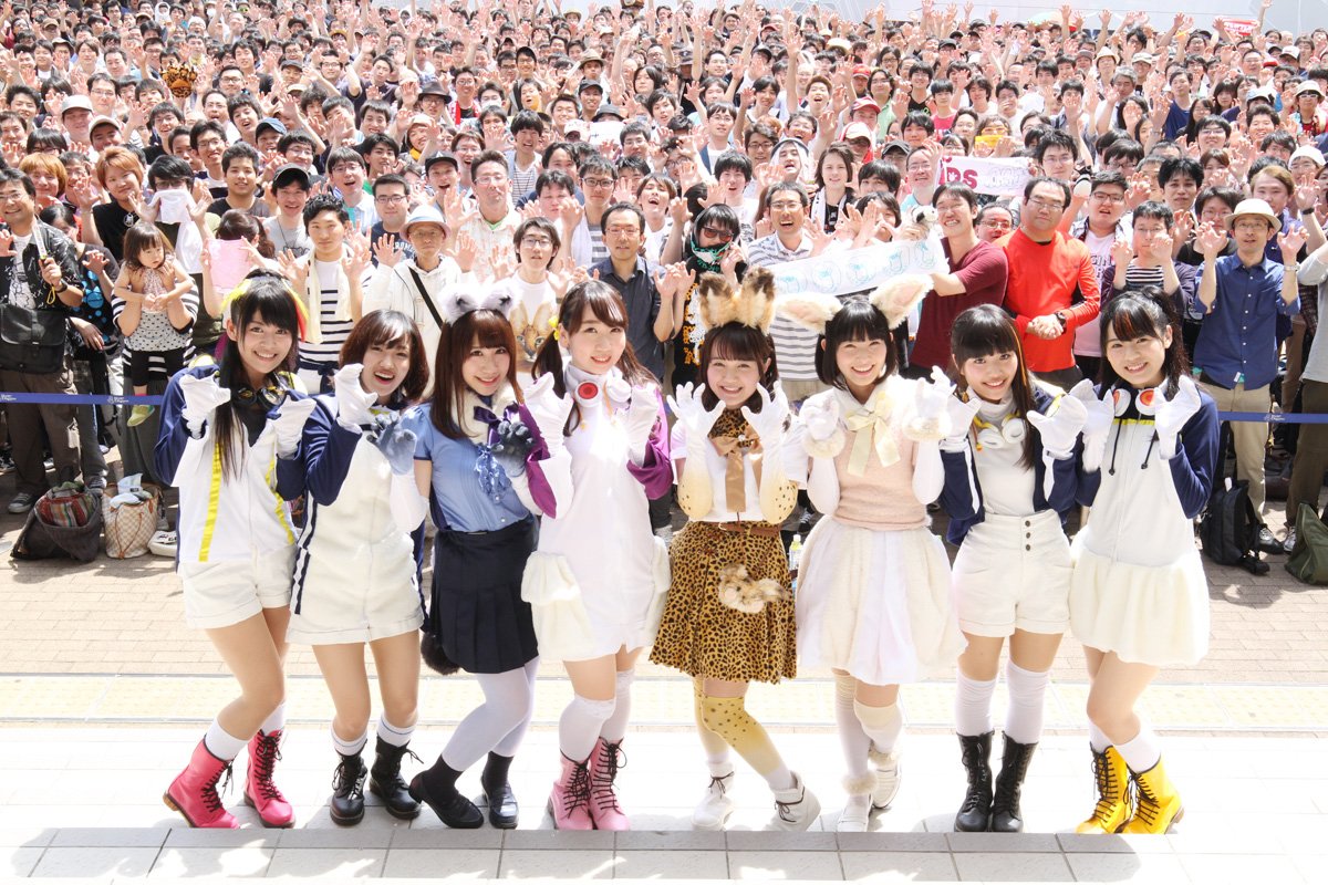 「Japari Café」発売記念イベント1stにご参加頂きありがとうございました! 暑い中でしたが、たくさんの方の「う〜がお〜!」がお台場に響き渡りました。 この後16:00より2ndもありますが、みなさん水分補給を忘れず楽しんでください! #けものフレンズ