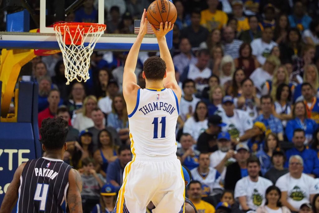 Jiro Nba トンプソンのシュートフォームは 無駄がなく リリースまでのスピードが早い 誰も思う理想のシュートフォーム T Co Osivsgtqeb Twitter