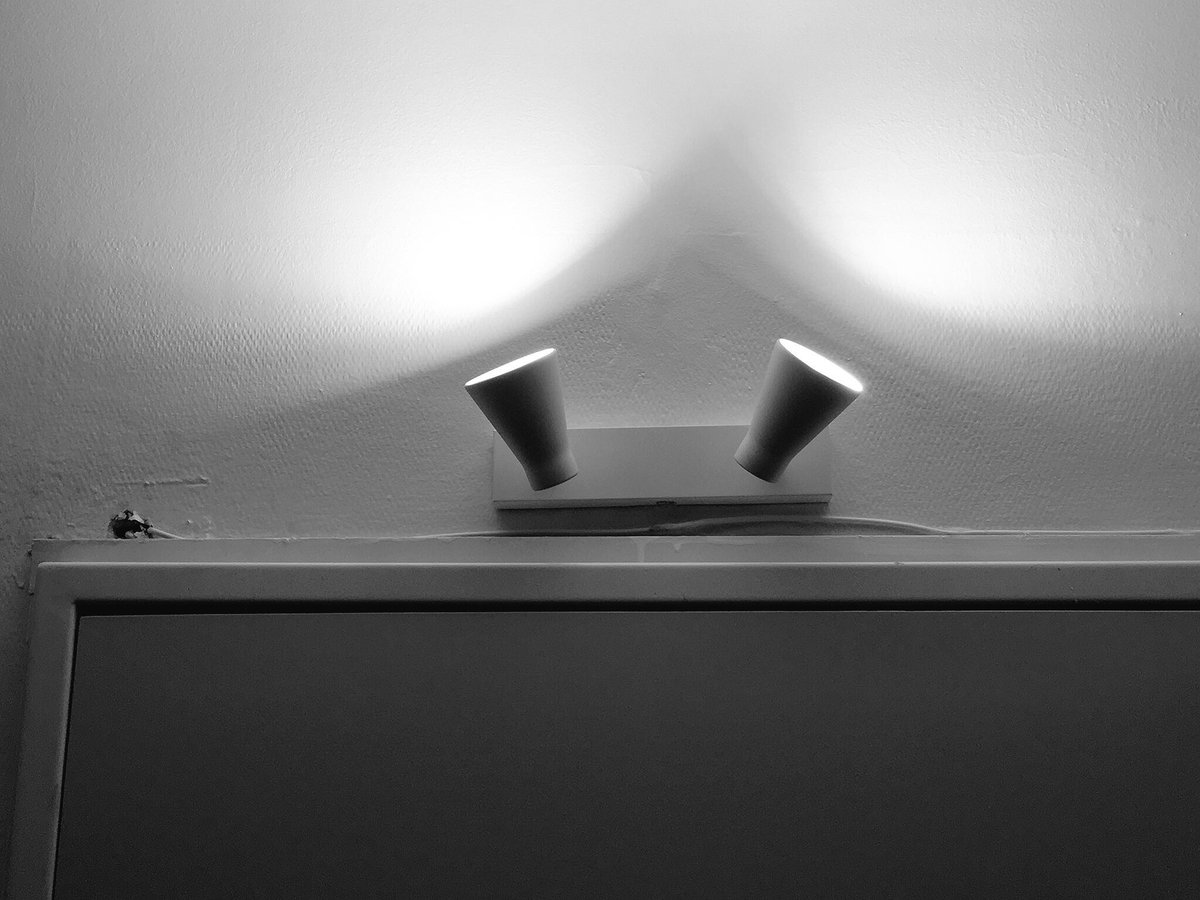 MixbyPO's tweet image. Merci @LALIGNEDEFREE pour avoir defoncé mon mur mal collé la fibre et abimé mon entrée d&apos;immeuble ... #free #fibrefree