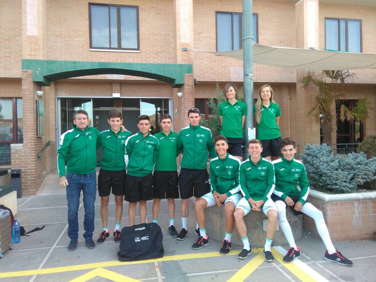FACiclismo's tweet photo. Nuestra #SelecciónAndaluza afronta hoy en sub23 y élite féminas su jornada principal. ¡Suerte a tod@s! #CESoria17 #orgulloandaluz https://t.co/VbZxeHvOtb