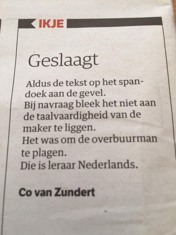 HoofdletterC's tweet photo. 😂 #NRC van gisteren. #taal #Nederlands #examen #geslaagt #geslaagd https://t.co/8BdTYNzcGD