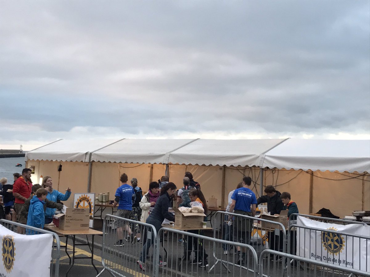 @STTislandwalk And we are done! Thank to the Cubs, Scouts, Mums and leaders l who made it to the bacon roll stop at 03.45. #teamwork