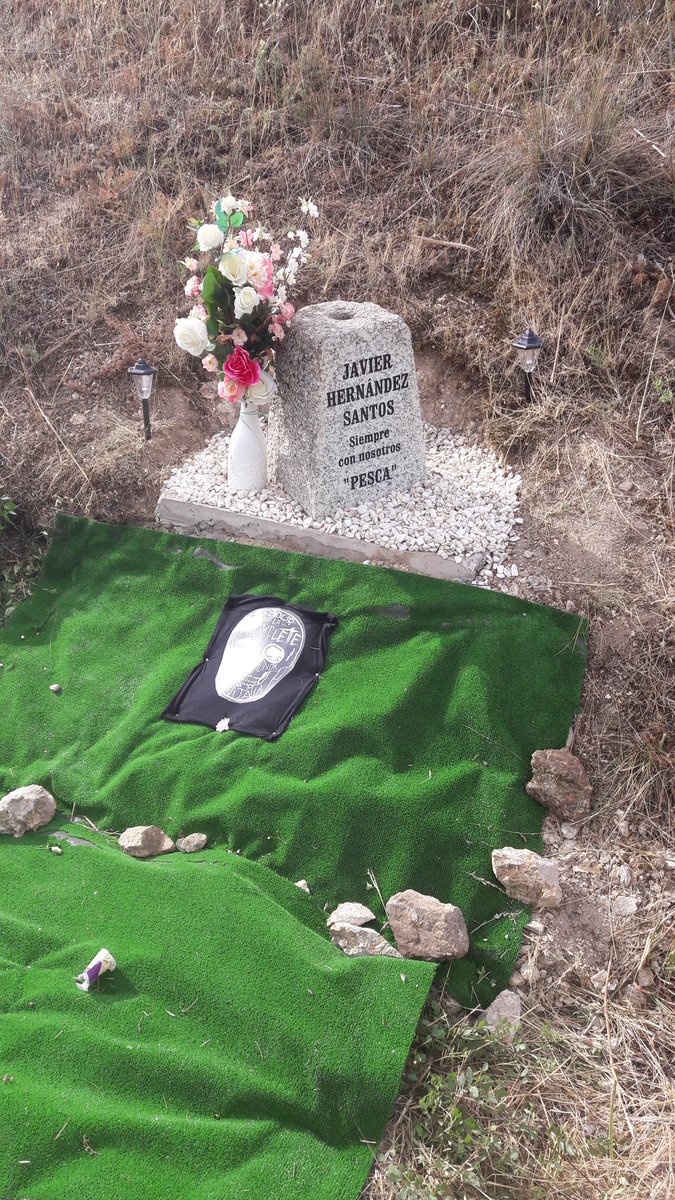 Hoy acto en honor de "el Pesca" donde le atropellaron. Por desgracia desde entonces ha habido muchos más muertos, por ejemplo hoy uno Toledo