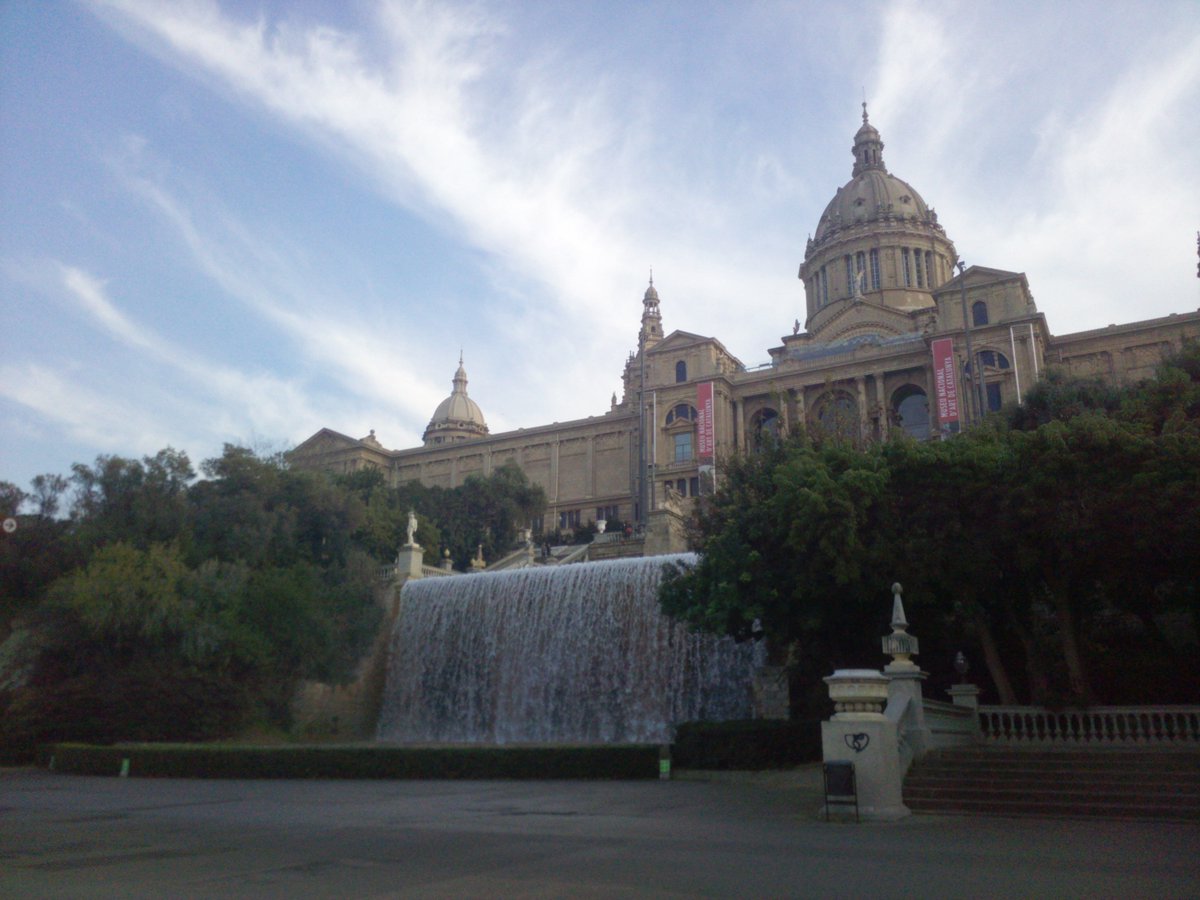 Such a nice view on my walk around #Barcelona! Do you wan to travel? Work 100% online &amp; quit your 9-5? buff.ly/2sqBqOV