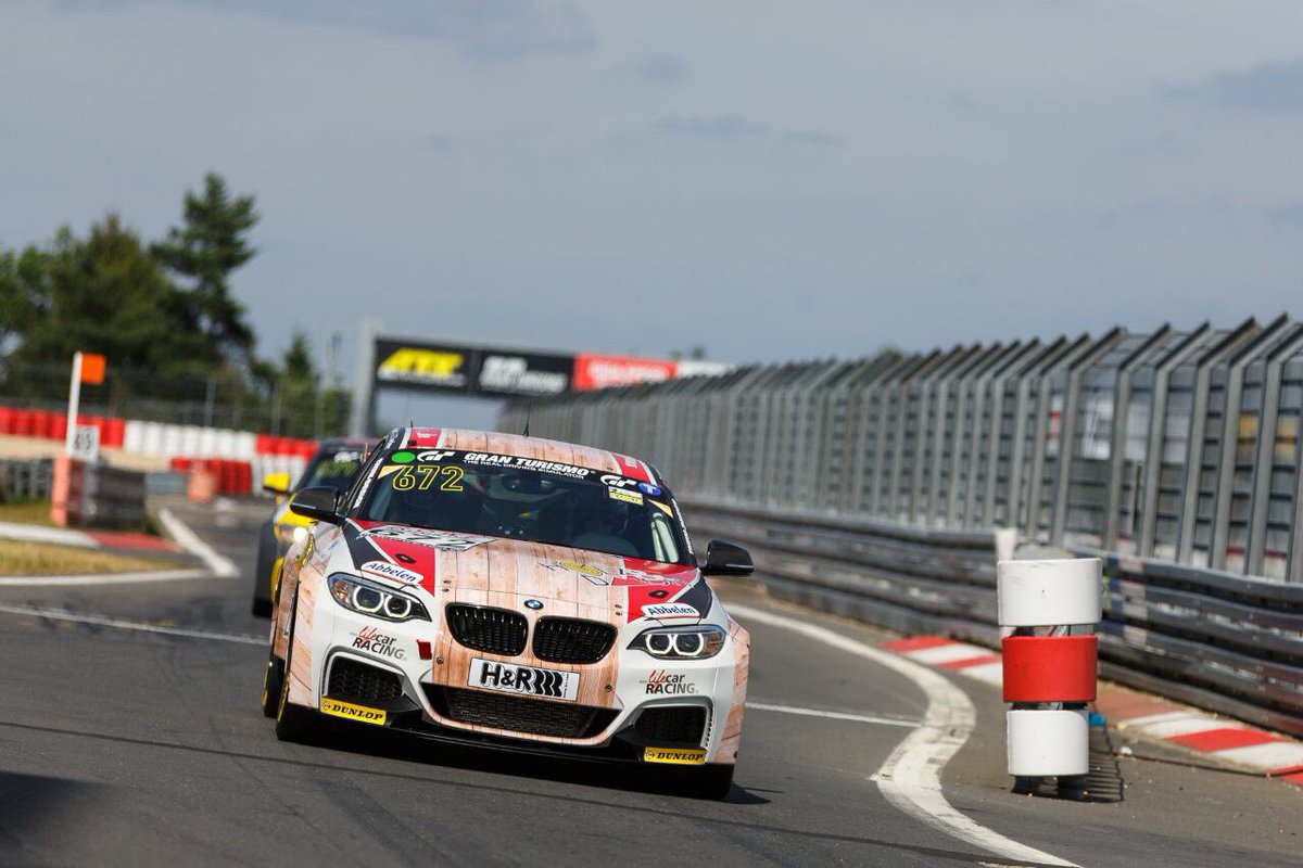 LifeCarRacing's tweet photo. Wir gehen von P15 im CUP5 ins Rennen! #VLN3 @Frikadelli_R #nuerburgring #bmw #race #angrytom https://t.co/cZv2HIepuW