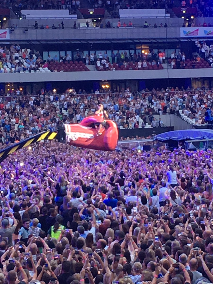 cathbal66's tweet photo. Thank you @LondonStadium for looking after us last night at the @robbiewilliams concert #Block131 #SecurityAlert #NoPanic https://t.co/p79jBTAGKf