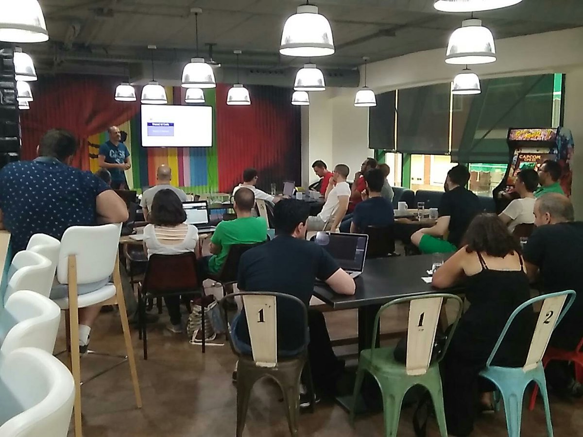 josemmortega's tweet image. Pedazo de lleno en #xamarindevdays en Málaga en @Sequelbusiness en Málaga gracias a los cracks @dotnetmalaga