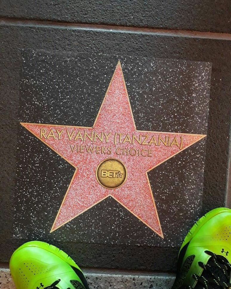 Wcbwasafi_'s tweet photo. God is Good all the time @Rayvanny on Hollywood Walk of fame
#Ipickrayvanny @BETAwards @BET_Intl
CC @Sallam_SK @diamondplatnumz https://t.co/wBieBgUkid